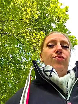 SweetGermanAlina online show from 15, 5, 2026