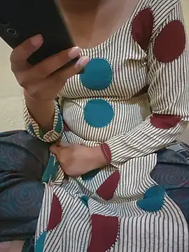 Snapshot of Seema_yadav01 chatting on 3, 6, 2026 Seema yadav01 online show from 3, 6, 2026