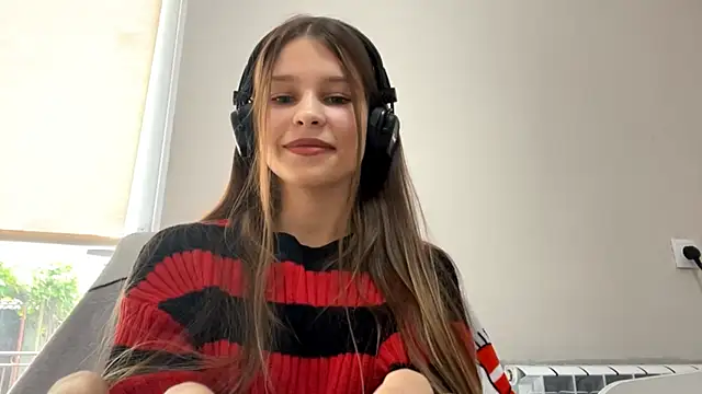 Snapshot of SerafinaAreizaga chatting on 10, 6, 2026 SerafinaAreizaga online show from 10, 6, 2026