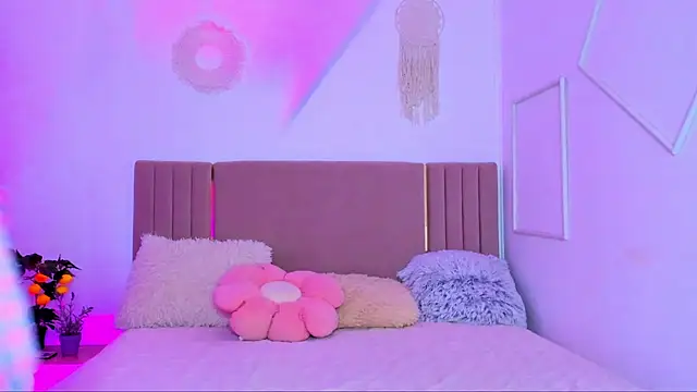 Cutie blushh online show from 13, 6, 2026