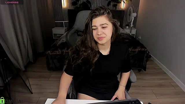 Trisha Moore online show from 16, 6, 2026