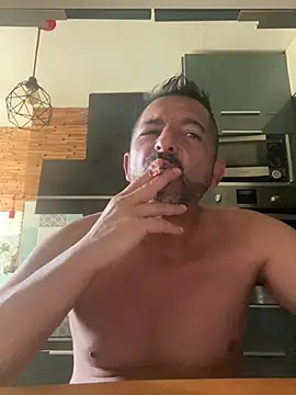 Snapshot of daddy3945 chatting on 27, 5, 2026 daddy3945 online show from 27, 5, 2026