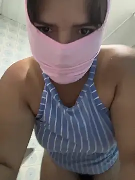 Snapshot of Emma_bom chatting on 19, 5, 2026 Emma bom online show from 19, 5, 2026