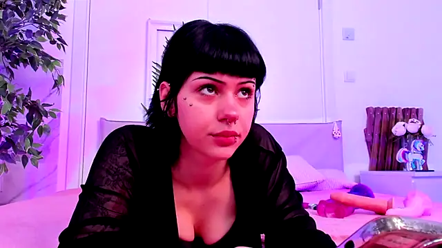 Ashley Alt online show from 5, 8, 2026