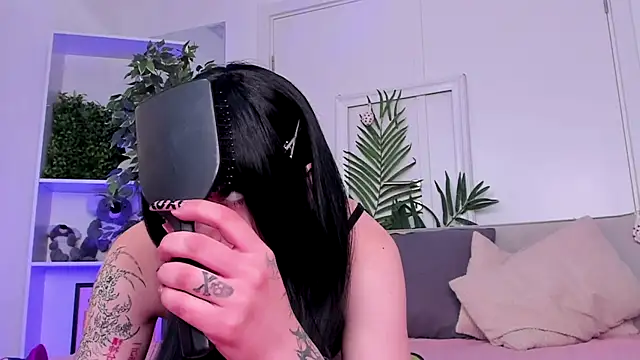 Ashley Alt online show from 8, 7, 2026