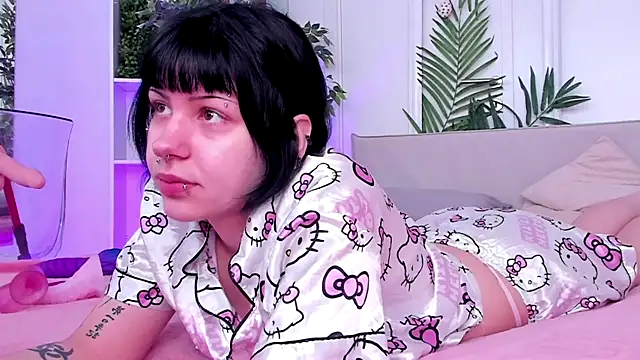 Ashley Alt online show from 29, 6, 2026