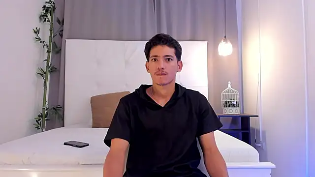 Snapshot of Alejo-and-Thiago chatting on 6, 7, 2026 Alejo-and-Thiago online show from 6, 7, 2026