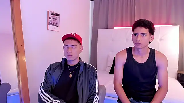 Snapshot of Alejo-and-Thiago chatting on 3, 5, 2026 Alejo-and-Thiago online show from 3, 5, 2026