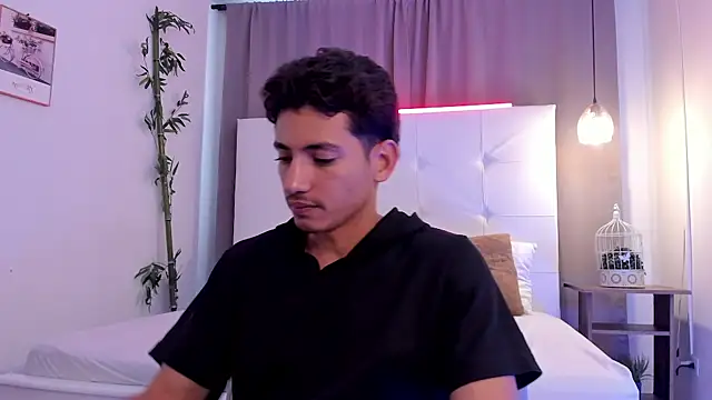 Snapshot of Alejo-and-Thiago chatting on 1, 8, 2026 Alejo-and-Thiago online show from 1, 8, 2026