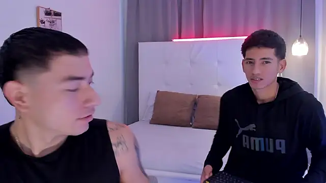 Snapshot of Alejo-and-Thiago chatting on 22, 5, 2026 Alejo-and-Thiago online show from 22, 5, 2026