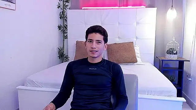 Snapshot of Alejo-and-Thiago chatting on 18, 6, 2026 Alejo-and-Thiago online show from 18, 6, 2026