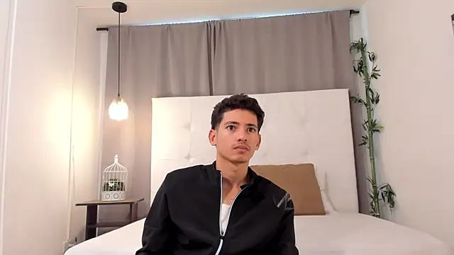 Snapshot of Alejo-and-Thiago chatting on 17, 7, 2026 Alejo-and-Thiago online show from 17, 7, 2026