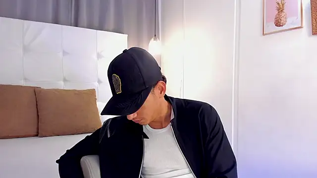 Snapshot of Alejo-and-Thiago chatting on 24, 6, 2026 Alejo-and-Thiago online show from 24, 6, 2026