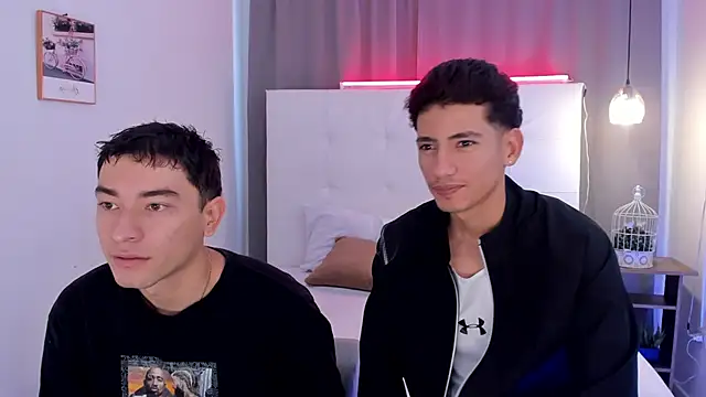 Snapshot of Alejo-and-Thiago chatting on 18, 5, 2026 Alejo-and-Thiago online show from 18, 5, 2026