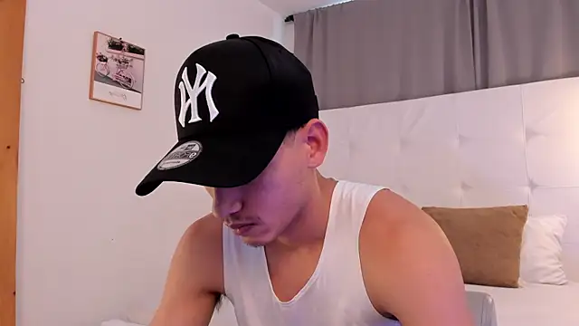 Snapshot of Alejo-and-Thiago chatting on 26, 6, 2026 Alejo-and-Thiago online show from 26, 6, 2026
