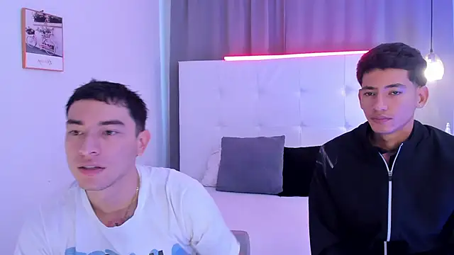 Snapshot of Alejo-and-Thiago chatting on 15, 5, 2026 Alejo-and-Thiago online show from 15, 5, 2026