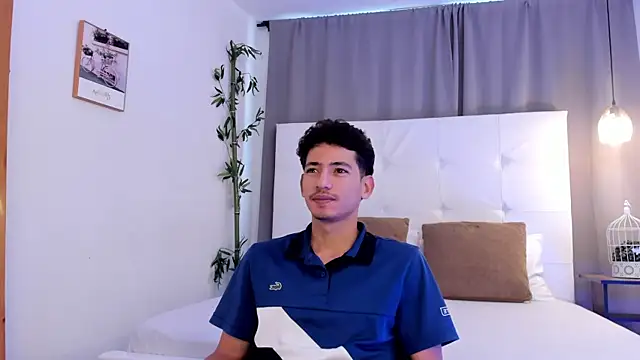 Snapshot of Alejo-and-Thiago chatting on 21, 7, 2026 Alejo-and-Thiago online show from 21, 7, 2026