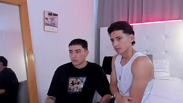 Snapshot of Alejo-and-Thiago chatting on 8, 5, 2026 Alejo-and-Thiago online show from 8, 5, 2026