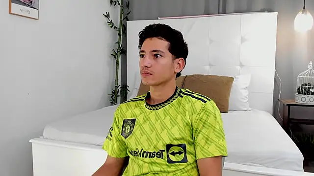 Snapshot of Alejo-and-Thiago chatting on 22, 6, 2026 Alejo-and-Thiago online show from 22, 6, 2026
