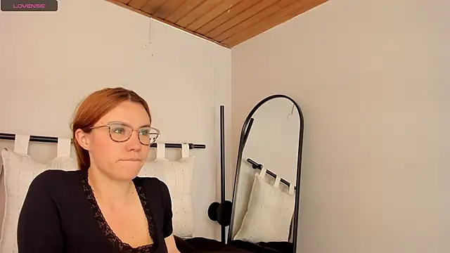 Snapshot of _zoe_3 chatting on 2, 6, 2026 zoe 3 online show from 2, 6, 2026