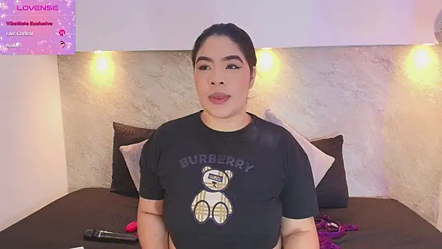 Snapshot of Emma__becket1 chatting on 21, 6, 2026 Emma becket1 online show from 21, 6, 2026