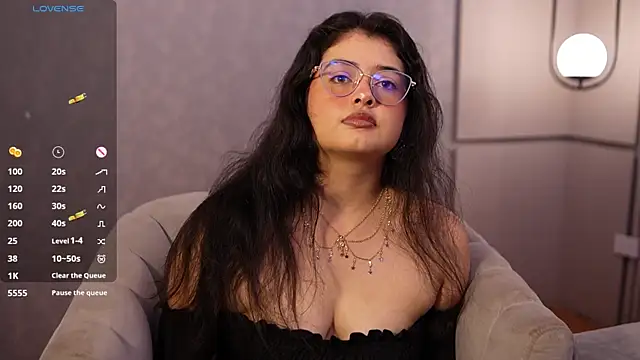 Snapshot of Madison_Flame chatting on 4, 7, 2026 Madison Flame online show from 4, 7, 2026