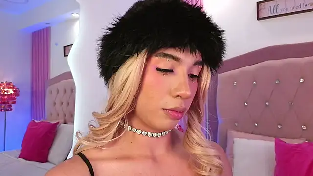 Snapshot of Khloe_Dangel chatting on 22, 5, 2026 Khloe Dangel online show from 22, 5, 2026