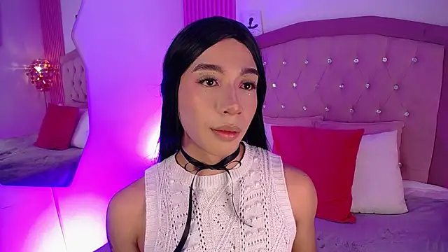 Snapshot of Khloe_Dangel chatting on 8, 5, 2026 Khloe Dangel online show from 8, 5, 2026