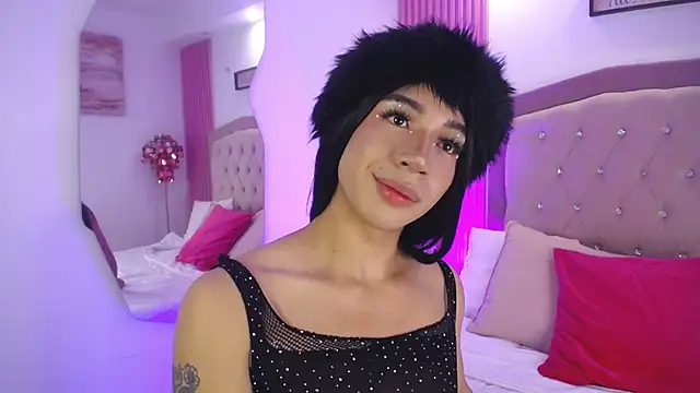 Snapshot of Khloe_Dangel chatting on 18, 5, 2026 Khloe Dangel online show from 18, 5, 2026