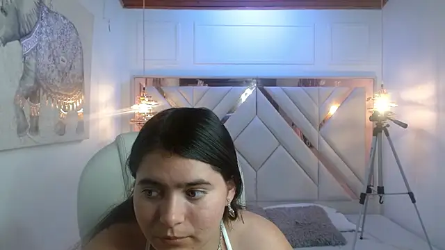 Laurha  online show from 14, 7, 2026