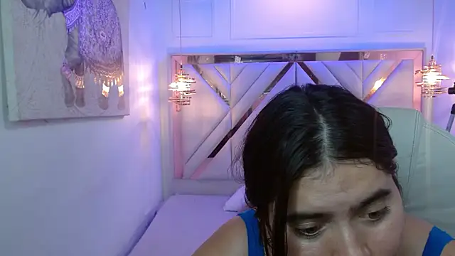 Laurha  online show from 23, 7, 2026