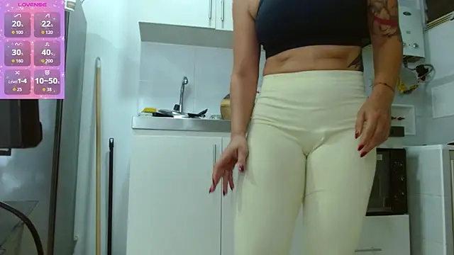 Snapshot of pielcanela361 chatting on 13, 5, 2026 pielcanela361 online show from 13, 5, 2026