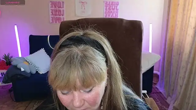 Melania Cook online show from 16, 5, 2026