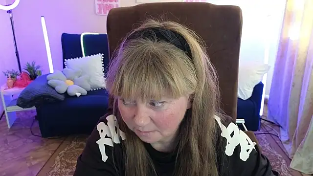 Melania Cook online show from 13, 5, 2026