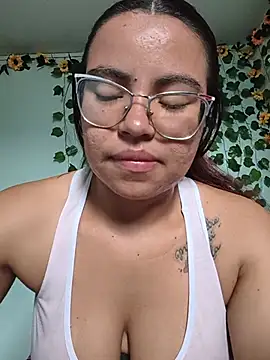 Snapshot of marulanda1822 chatting on 1, 7, 2026 marulanda1822 online show from 1, 7, 2026