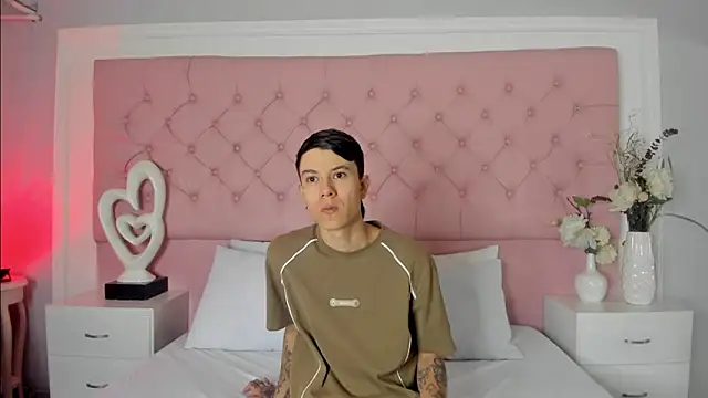 SarahDoll   online show from 15, 5, 2026