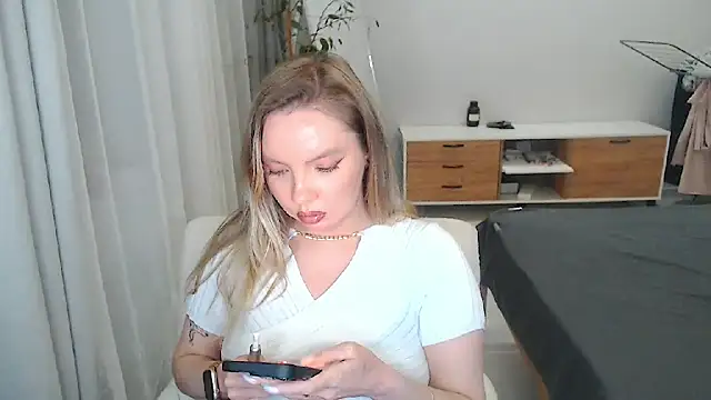 PolinaXXXXXJones online show from 7, 5, 2026