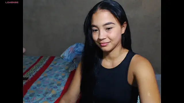 Snapshot of LukeAndZoey chatting on 6, 6, 2026 LukeAndZoey online show from 6, 6, 2026