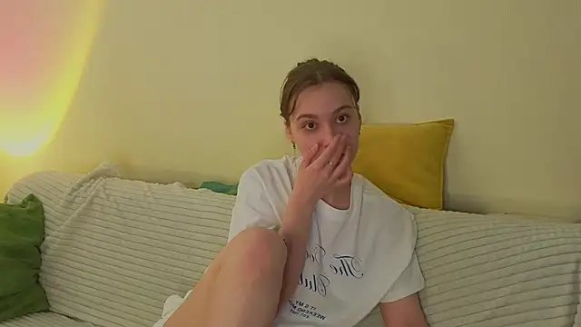 Snapshot of JolieDerringer chatting on 3, 6, 2026 JolieDerringer online show from 3, 6, 2026