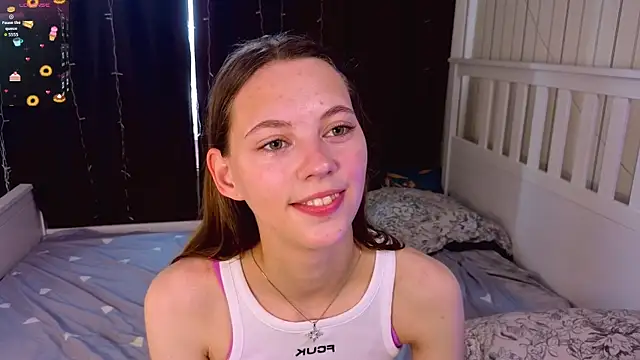Snapshot of HarriettKitty chatting on 15, 7, 2026 HarriettKitty online show from 15, 7, 2026