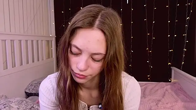 Snapshot of HarriettKitty chatting on 9, 6, 2026 HarriettKitty online show from 9, 6, 2026