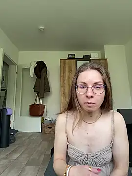 SweetLuna96 online show from 4, 5, 2026