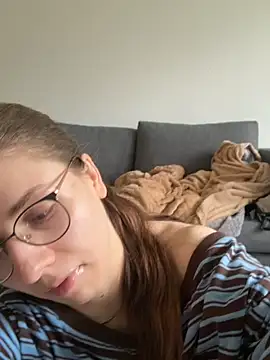 SweetLuna96 online show from 6, 5, 2026