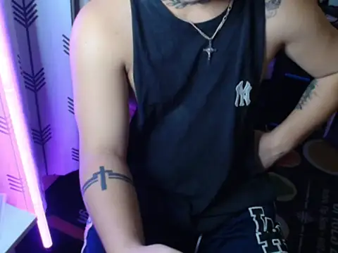 Snapshot of Ashtonfuckingboi chatting on 22, 7, 2026 Ashtonfuckingboi online show from 22, 7, 2026