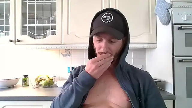 Snapshot of Oliverhnt chatting on 2, 6, 2026 Oliverhnt online show from 2, 6, 2026