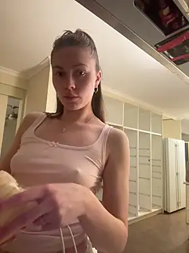 daisycollins online show from 10, 6, 2026