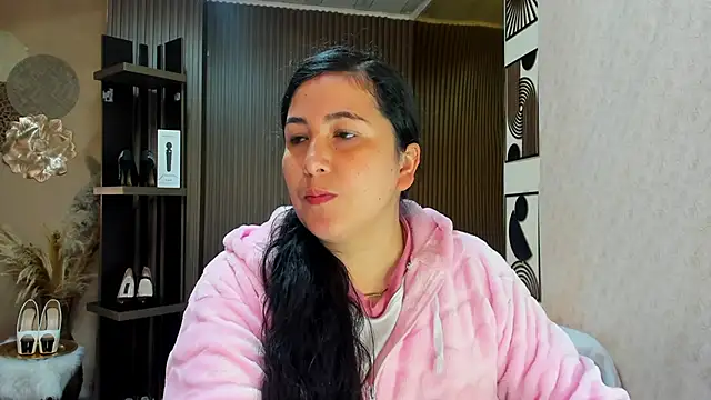 Snapshot of BBWLuxuryMuse chatting on 12, 5, 2026 BBWLuxuryMuse online show from 12, 5, 2026