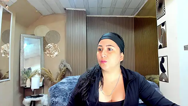 Snapshot of BBWLuxuryMuse chatting on 2, 6, 2026 BBWLuxuryMuse online show from 2, 6, 2026
