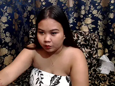Snapshot of hotchickgirl chatting on 24, 5, 2026 hotchickgirl online show from 24, 5, 2026