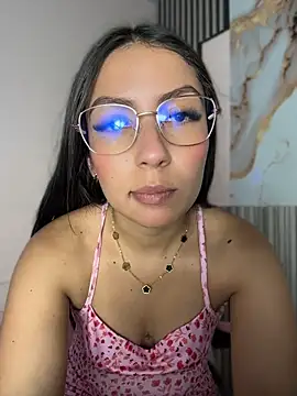 Snapshot of Julieth_ec chatting on 29, 6, 2026 Julieth ec online show from 29, 6, 2026